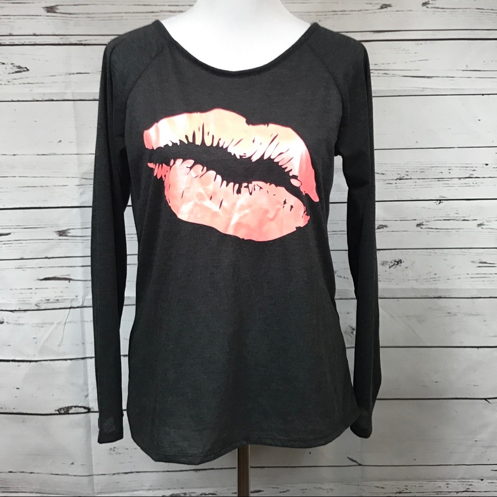 Long Sleeve Peek a Boo Back Lips EUC Size L